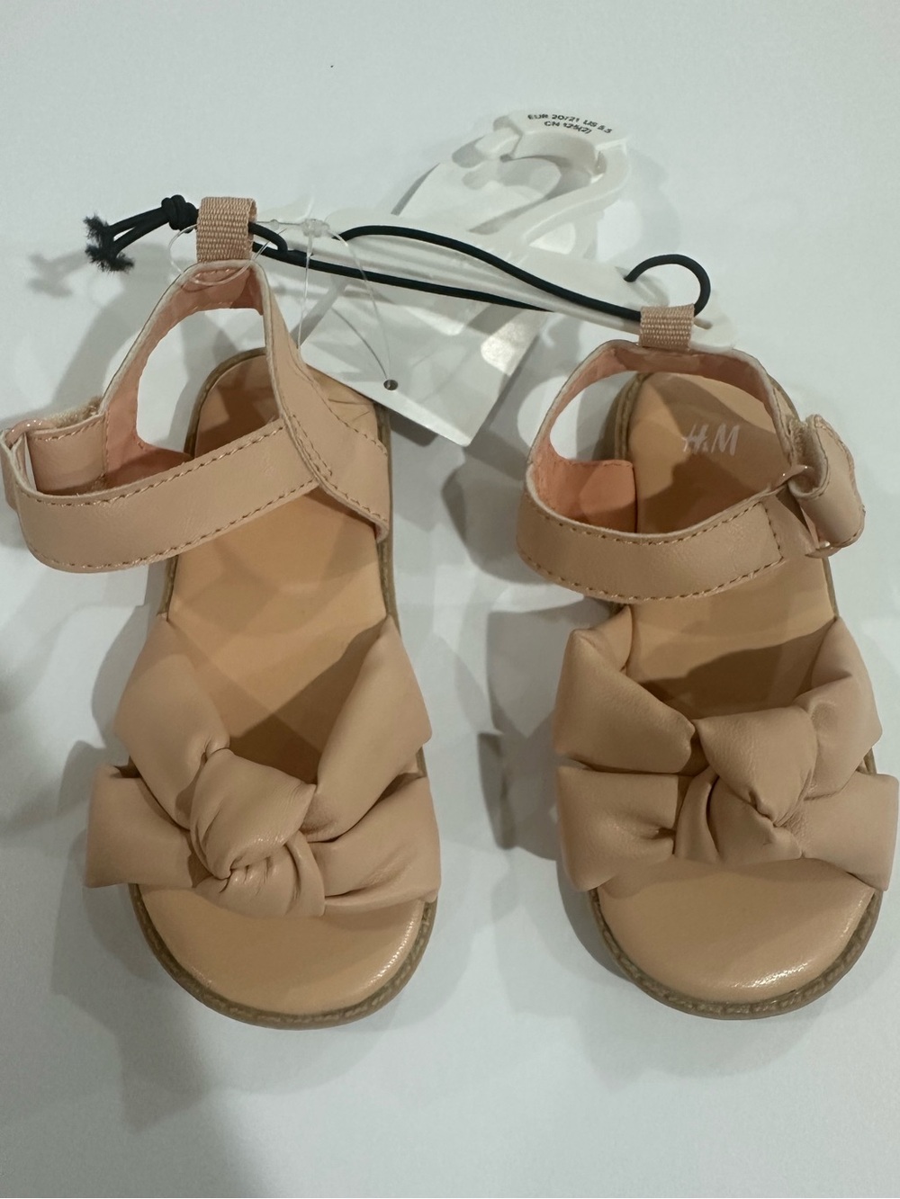 H&M Toddler Neutral Knot-Front Sandals in Beige